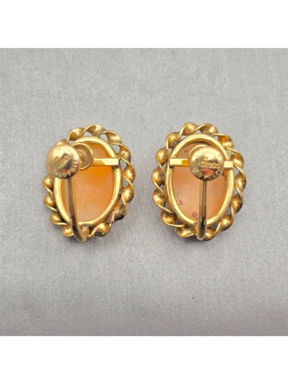 Vintage Cameo Earrings 12K Gold Filled Shell AMCO Mid Century Screw Back - Picture 6 of 9